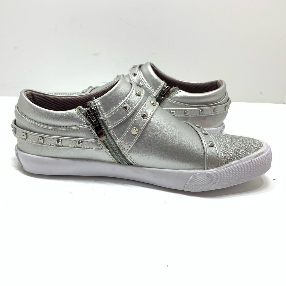 Amiana womens silver zipper sneaker  US 4 EU 36 A5510